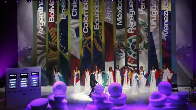 Sorteo para la Copa América 2011 (11/11/2010, La Plata, Argentina). (Archivo, Reuters)