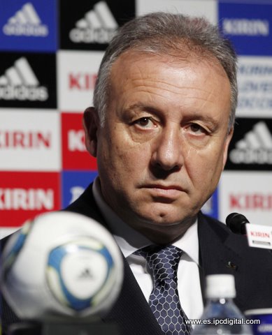 Zaccheroni, entrenador de Japón