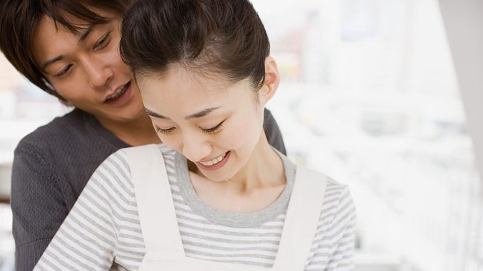pareja-japonesa-romantica