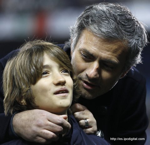 Jose Mourinho con su hijo Jose Jr.
