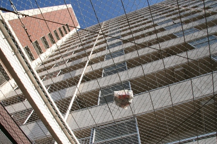 Malla metálica del edificio de Hamamatsu