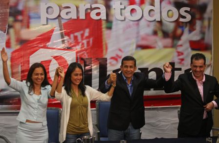 Huamala celebra su elección