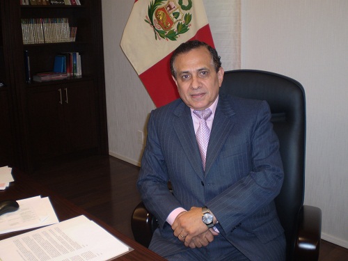Elard Escala, embajador del Perú en Japón