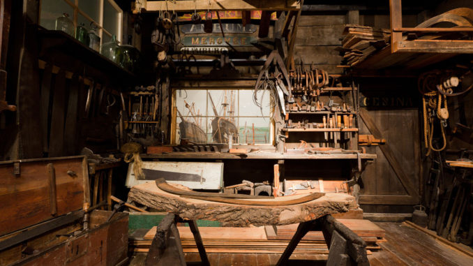Werkstatt_eines_Schiffszimmerers_im_Altonaer_Museum_IMG_5128_edit
