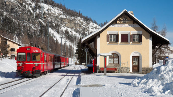 05_RhB_BDt_at_La_Punt-Chamues-ch