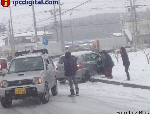 Tochigi, carro atrapado. (Foto Luz Blas)
