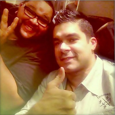 Jerry Rivera, saludó así a sus fans de Japón desde el avión.