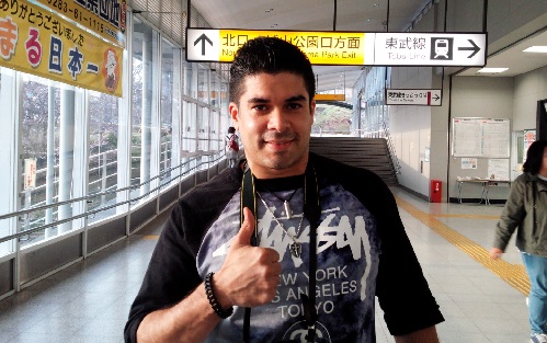 Jerry Rivera en la estación de Sano, Tochigi