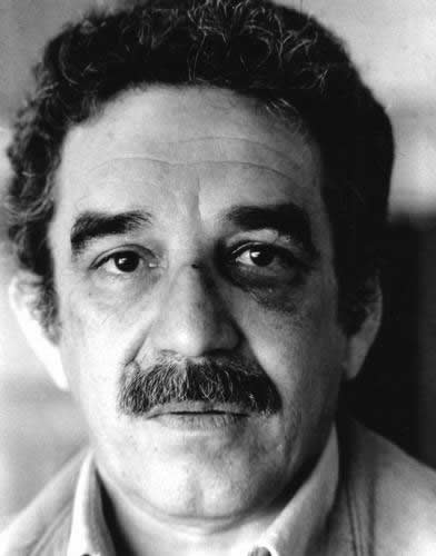 García Márquez tras el puñetazo (foto Rodrigo Moya)