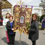 María Furugen con su madre y hermana en Isesaki.