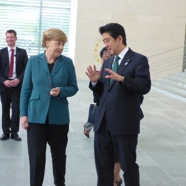Angela Merkel y Shinzo Abe (foto gobierno de Japón)