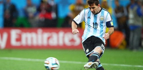 Messi convirtió el primer penal (foto Getty Images/FIFA)