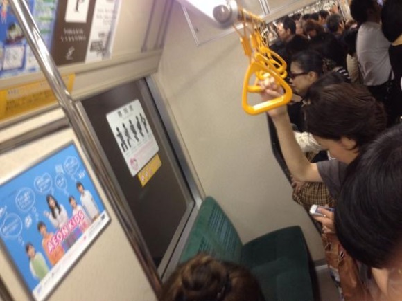 Tren en Sapporo (foto Robot Nozomi)