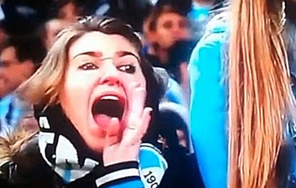 Hincha Patricia Moreira cuando llama mono a un arquero brasileño