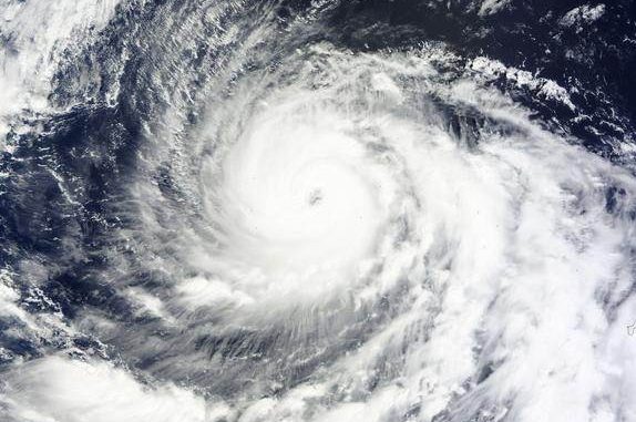 Foto satelital del tifon 19 o Vongfong