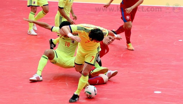 Yoshifumi Nagai (18) y Bruno Takashi (7) - Seleccion Japonesa