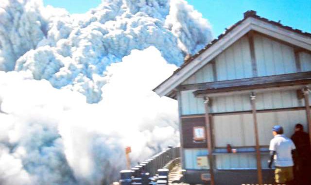 foto erupcion del ontake san