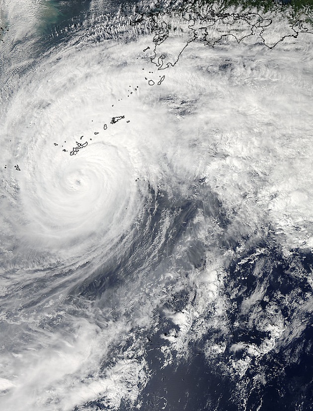 Foto satelital del tifón 19 de la NASA publicada ayer.