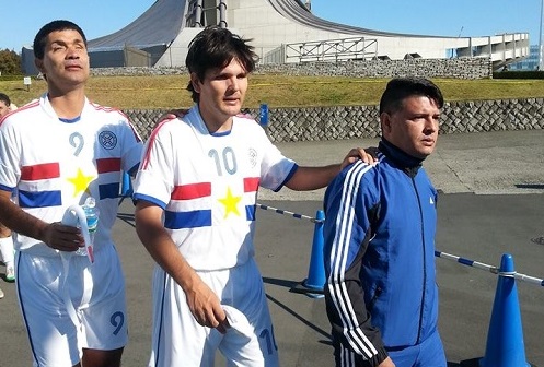El paraguayo Villamayor, numero 10, hizo 3 goles a Francia.