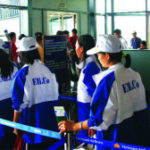 Trabajadores vietnamitas partiendo a Japón (vietnamnet.vn)