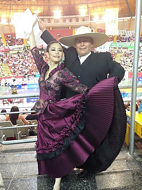 Chifumi Fukuda y Roger Caballero en el coliseo Gram Chimú en Trujillo, Perú.