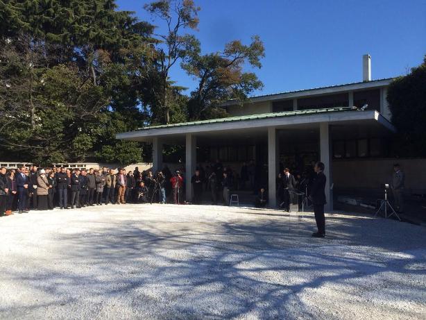Un minuto de silencio en Tokio por las víctimas del atentado terrorista (foto Embajada de Francia en Japón)