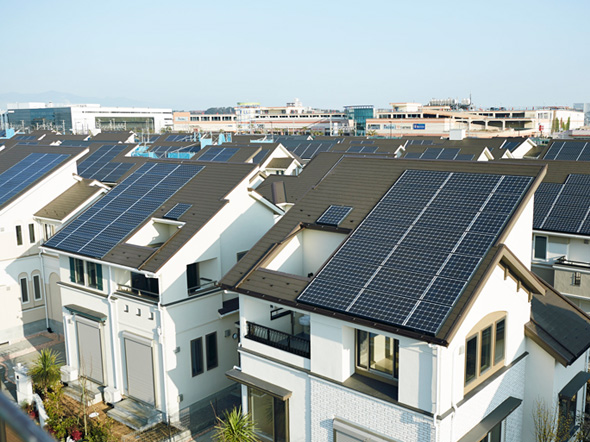 Todas las casas están equipadas con paneles solares para generar electricidad (foto Fujisawa Sustainable Smart Town)