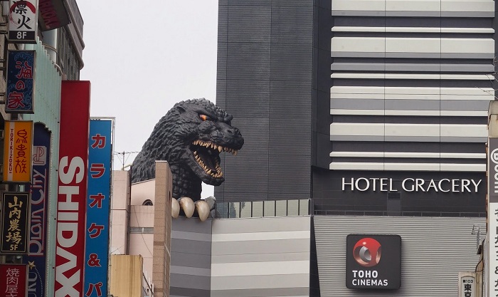 Así se ve Godzilla desde la calle.