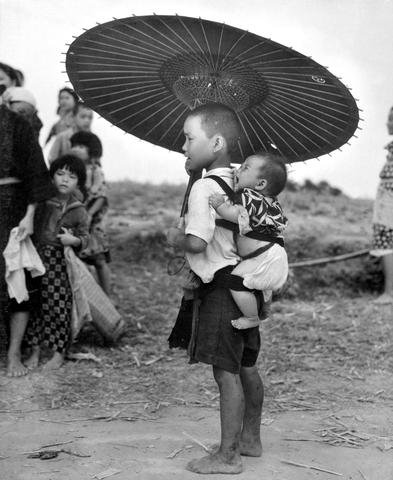 Niños okinawenses durante la guerra