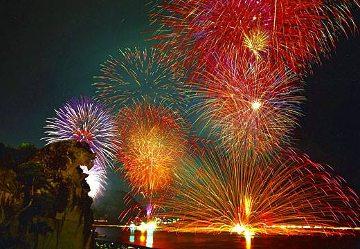 Mie - Kumano Oohanabi Taikai en Shichirimihama Kaigan