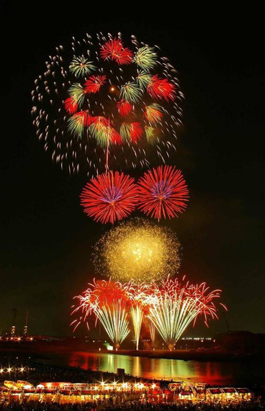 Atsugi Ayu Matsuri Hanabi Taikai en Kasenjiki. 