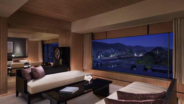 Habitación del Ritz-Carlton con vistas al río Kamo (foto sitio web oficial)