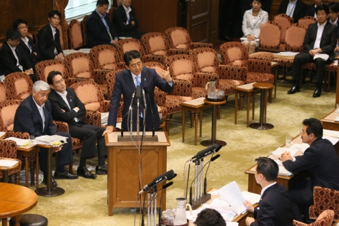 Shinzo Abe en la Dieta (foto gobierno de Japón)
