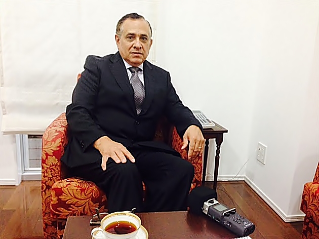 Embajador Elard Escala