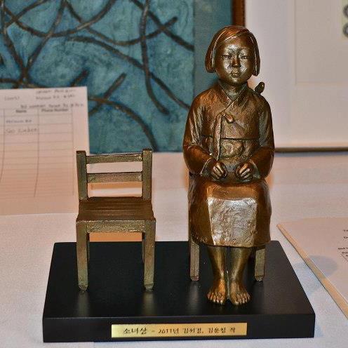 Estatua de esclava sexual (foto Comfort Women Peace Statue Project)