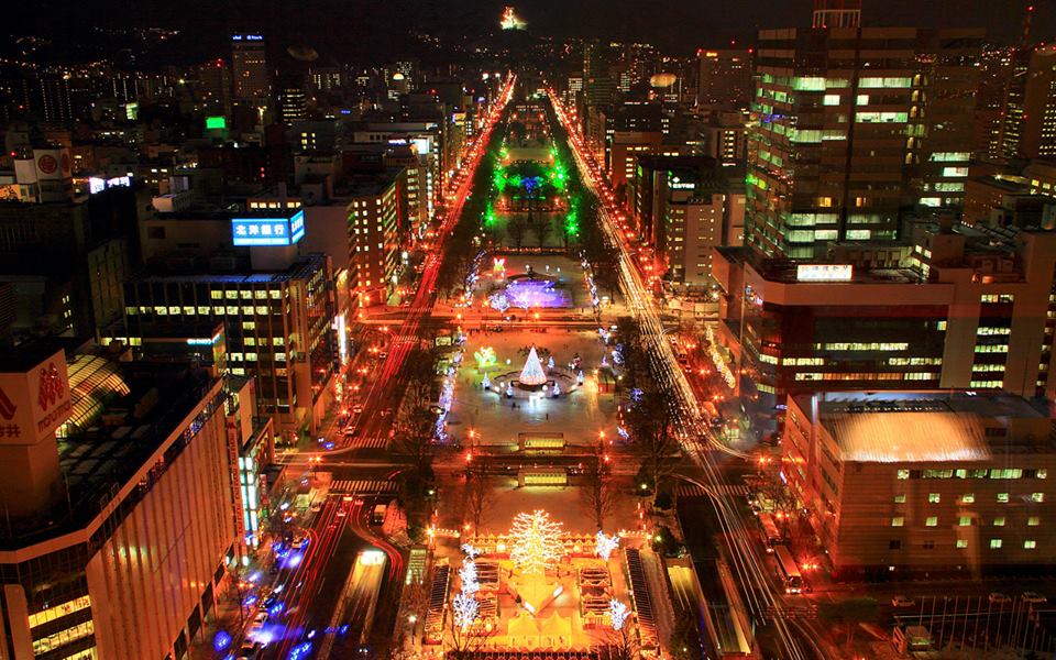 Sapporo White Illumination en la calle de la estación de Sapporo