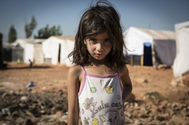 Niña siria refugiada (foto Jonathan Hyams)