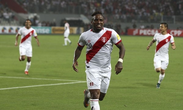 Farfan Peru-vs-Paraguay
