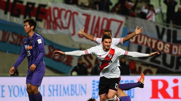 Alario celebra su gol en Osaka