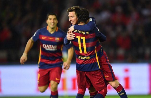 Pase de cabeza de Neymar y gol de Messi. (Foto FIFA/Getty Images)