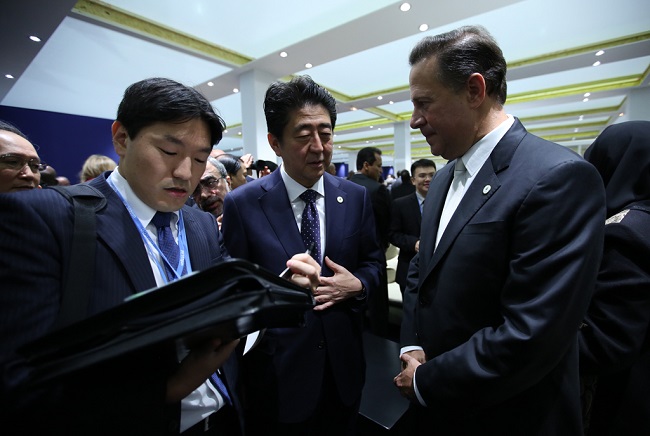 Shinzo Abe y Juan Carlos Varela (foto presidencia.gob.pa)