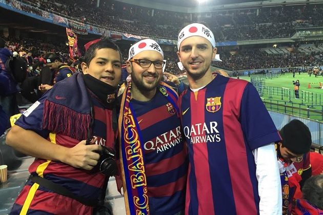 Seguidores de Barza en el estadio 3