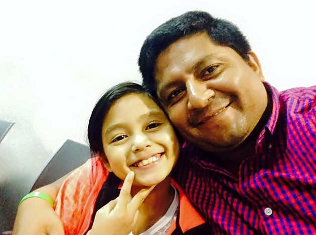 Aiko y su papa, Cesar Carrillo Pimentel. (Foto Facebook)