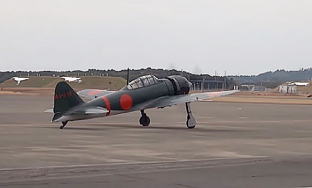 Este avión Zero volvió a volar hoy en Kagoshima.