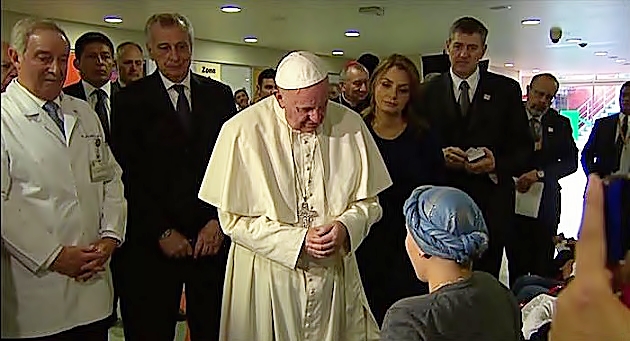 Nina mexicana le canta Ave Maria al papa