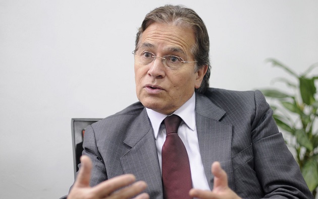 Vladimiro Huaroc.
