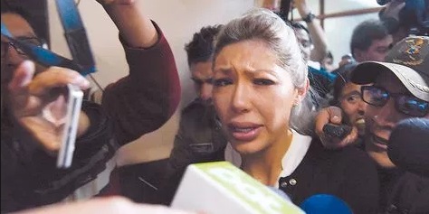 Gabriela Zapata (Reproduccion)