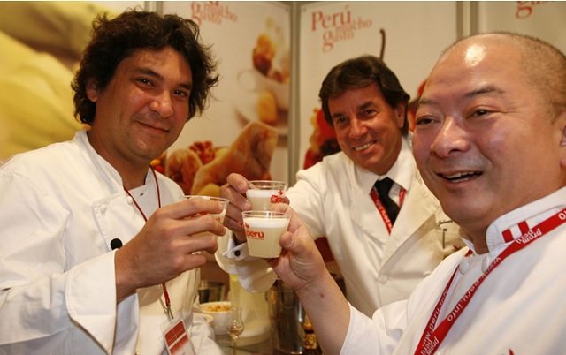 Gastón Acurio y Toshiro Konishi (foto Andina)