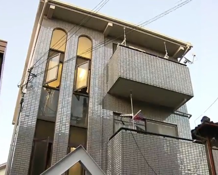 Edificio donde fue encontrado el cuerpo.
