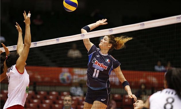 Chirichella en accion contra Peru (Foto FIVB)